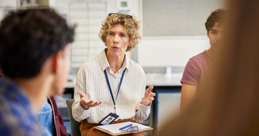 Group counseling session supporting people with co-occurring disorders through integrated treatment.